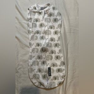 SwaddleMe Newborn Swaddle (0–2M) – Elephant Print – NWOT